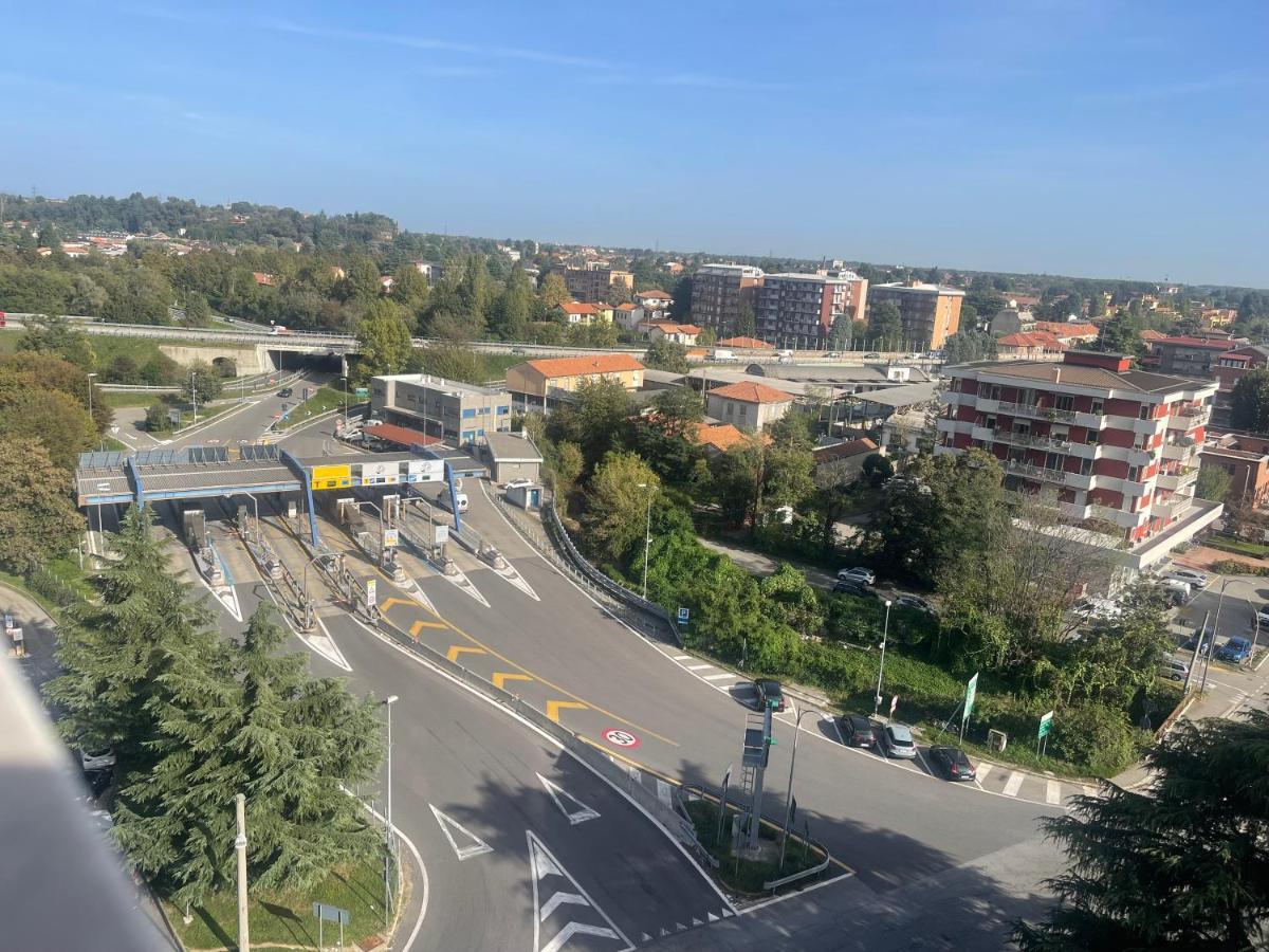 White Palace Malpensa กัลลาราเต ภายนอก รูปภาพ